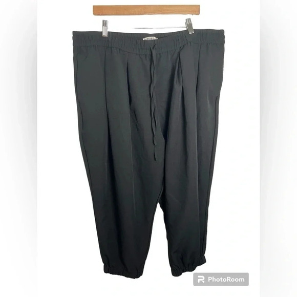Dugbee by Whoopi Black 2X cropped Joggers - Picture 1 of 6